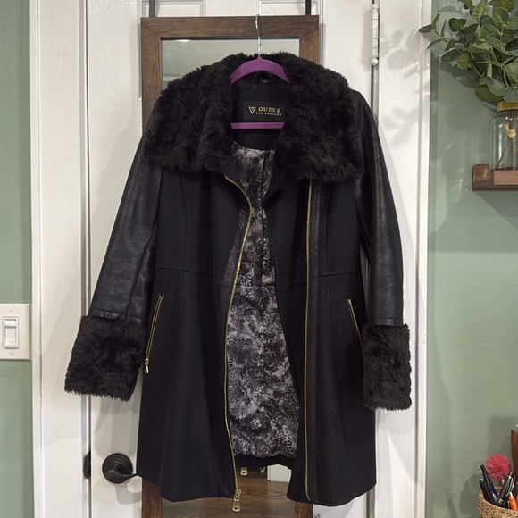 GUESS Peacoat - black - wool blend with faux fur trim and gold hardware - Picture 1 of 10